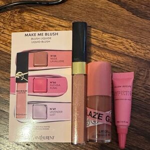 CHANEL Glossy Lip Set - Nude and Pink